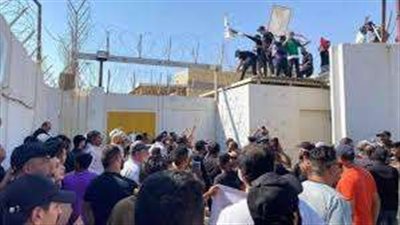 أعمال شغب ونهب في مركز تجاري كبير شمال شرق باريس ⁧‫