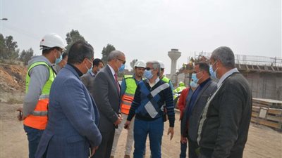 محافظ القليوبية يتفقد عدد من المشروعات بمدينتي بنها وكفر شكر