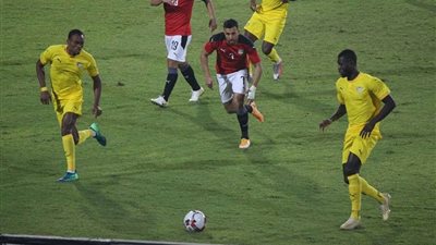 سفير مصر بكينيا يعلن إقامة مباراة مصر بدون جمهور