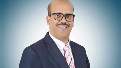 استشاري الجهاز الهضمي والكبد يحذر: تناول المشروبات الغازية وبدائل السكر تسبب السرطان