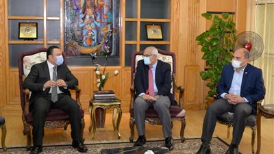 اجتماع مشترك بين جامعة المنصورة ومحافظة الدقهلية لتطوير الريف المصري