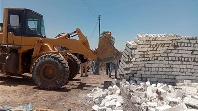 حملة مكبرة تسفر عن إزالة 70 حالة تعدي على الأراضي الزراعية بالمنيا