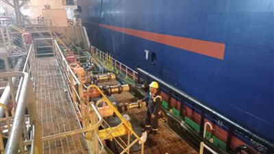 نجاح ثاني عملية تموين سفن بميناء غرب بورسعيد