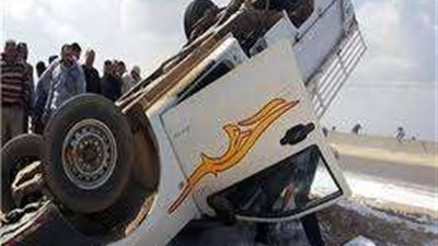 مصرع شخص وإصابة 12 آخرين في حادث إنقلاب ربع نقل بصحراوي المنيا