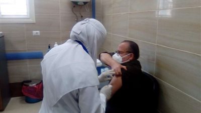 بدء تطعيم المواطنين بالجرعة الثانية من لقاح كورونا في السويس