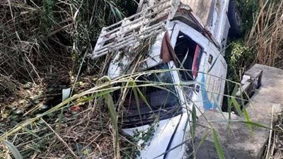 بالأسماء | مصرع وإصابة 8 أشخاص في حادث انقلاب سيارة ربع نقل بأسيوط