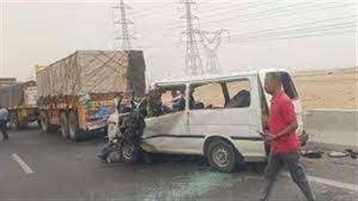 إصابة 6 أشخاص في حادث تصادم ميكروباص مع نقل بالشرقية