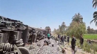 67 مصابا حتى الآن في حادث تصادم قطارين بـ سوهاج