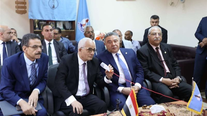 جولة وزير التعليم