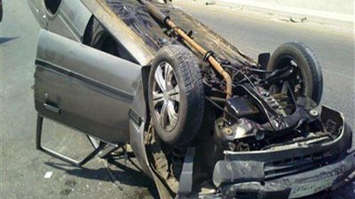 مصرع عامل وإصابة سيدة في انقلاب سيارة بالبحيرة