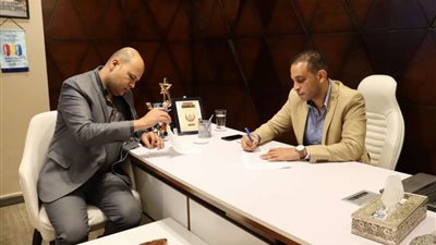 السادات: فحص 300 صحفية لامراض سرطان عنق الرحم مجانا بتكلفة مليون و200 الف جنية