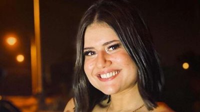 شاهد.. ديانا هشام تحتفل بعيد ميلادها الـ27 علي شكل باربي