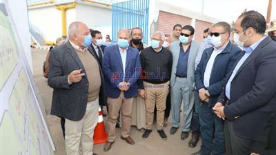 محافـظ المنوفية يلتقى عدد من الحالات الإنسانية بمركز الشهداء