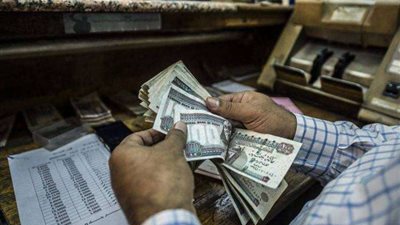 قانوني يوضح العقوبة التي يوجهها الموظف المتهم باختلاس 70 مليون