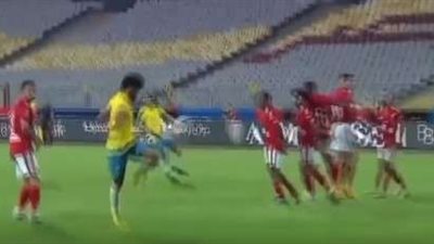 خبير تحكيمي: «جول الإسماعيلي الملغي في الأهلي صحيح مليون الـ100»