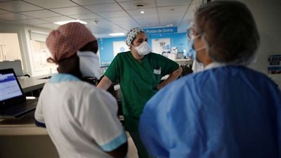 أسوأ من الهجمات الإرهابية.. قرار ناري من دولة أوروبية بشأن مصابي كورونا