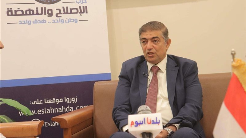 هشام عبد العزيز -