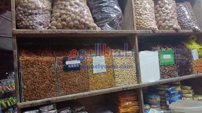 بلدنا اليوم ترصد حركة البيع والشراء فى سوق الياميش بالمحلة.. صور