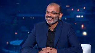 أيمن بهجت قمر يشيد بمسلسل تحت الوصاية لـ منى زكي