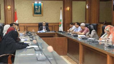 نائب محافظ سوهاج يعقد اجتماعًا لمتابعة شكاوى ومقترحات حياة كريمة