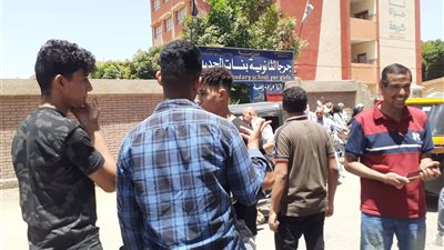 الامتحان سهل.. آراء طلاب الثانوية العامة بعد امتحان الإنجليزي بسوهاج