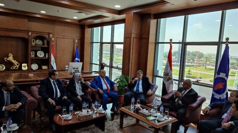 وفد صحة النواب بالسويس