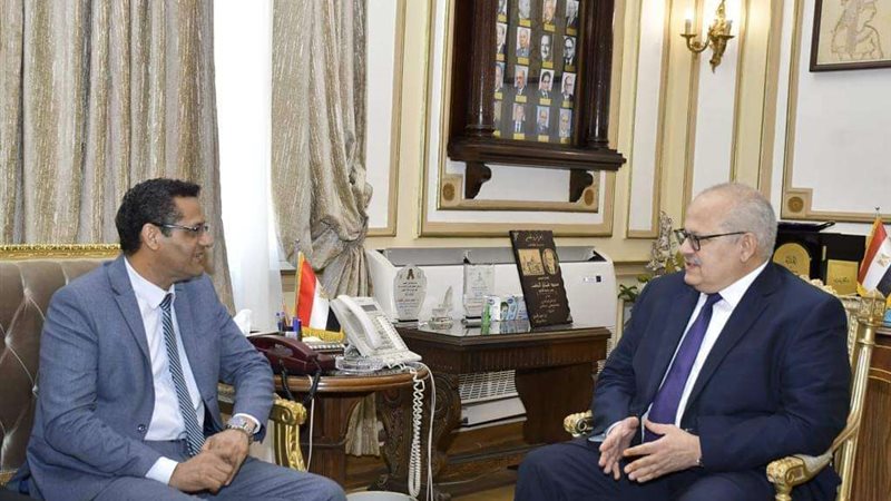 نقيب الصحفيين والدكتور