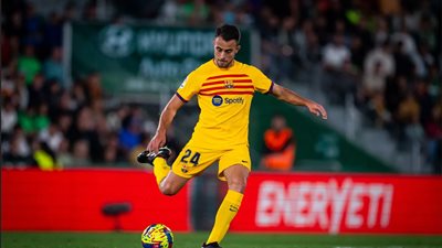 برشلونة يضع خطة التخلص من ثنائي خط الدفاع