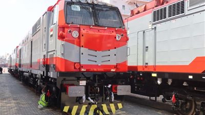 وصول آخر  10 جرارات أمريكية جديدة لـــ السكة الحديد.. صور