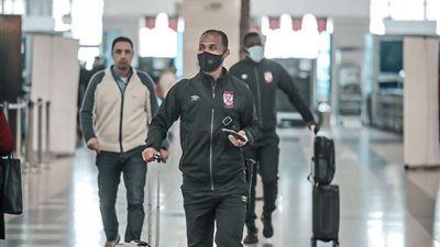 بعثة الأهلي تصل إلى مطار القاهرة استعدادًا للسفر إلى السودان