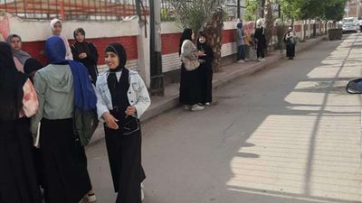 الجيولوجيا ترسم البهجة على وجوه الطلاب الثانوية العامة بسوهاج