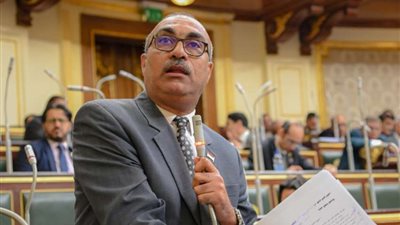 برلماني يتقدم بسؤال بشأن عدم إدراج عمال المعاش قبل سن الـ60 بالتأمين الصحي