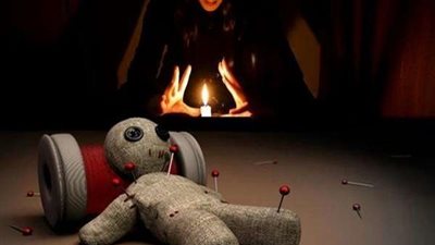 مشعوذ يقتل شقيقته وابنتها في طقوس سحرية