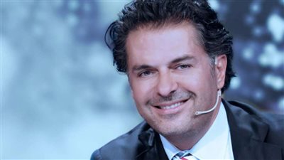 بعد أن سخر من أحلام... راغب علامة يتلقى لقاح كورونا بالامارات