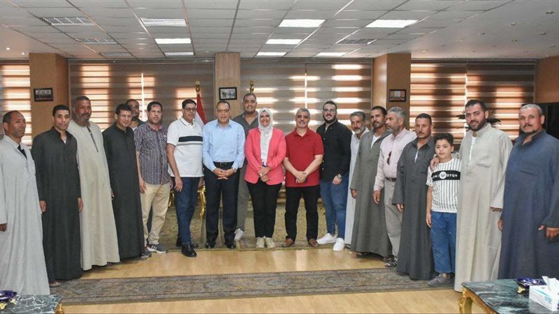 لقاء المحافظ بالاهالي