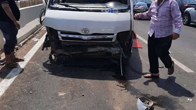 مصرع ربة منزل وإصابة اثنين في حادث تصادم بالصف