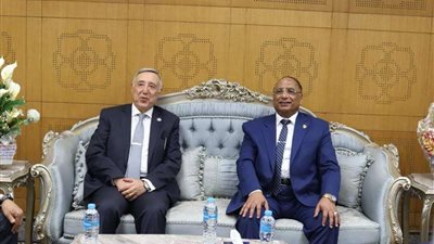 رئيس هيئة قضايا الدولة يستقبل رئيس المحكمة الدستورية للتهنئة بالمنصب