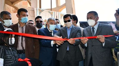 وزير الرياضة ومحافظ المنيا يفتتحان نادي المنيا بعد التطوير