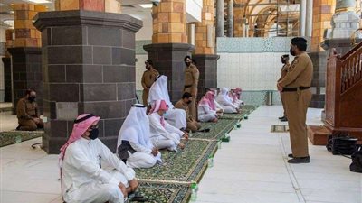 خطيب المسجد النبوي يحذر: اللسان المطلق والقلب المطبق علامة الشقاوة.. فيديو