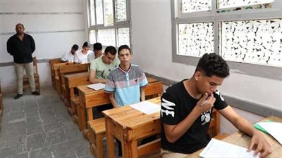 تداول أسئلة واجابات امتحان الجبر والهندسة الفراغية 2023 للثانوية العامة عبر تليجرام