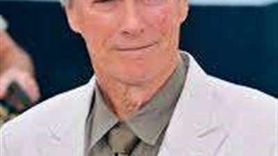 في الـ93 من عمره.. كلينت إيستوود يخرج آخر أفلامه بعد مسيرة عالمية تعرف على أبرز محطاته وتعدد علاقاته الزوجية