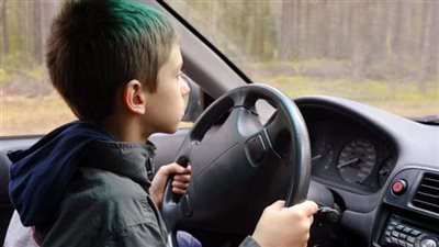 الداخلية تضبط سيارة يقودها طفل في مدينة نصر