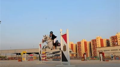 «الداخلية» تُنظم بطولتي الجمهورية لقفز الموانع بوادي الفروسية للشرطة | فيديو
