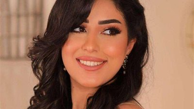 بالرقص والغناء.. أيتن عامر تستمتع بحفل عمرو دياب بالساحل