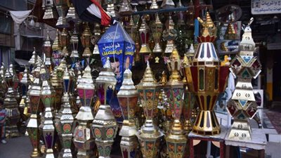 الفانوس المصرى يغزو الأسواق بالدقهلية.. وإقبال كبير على الصاج