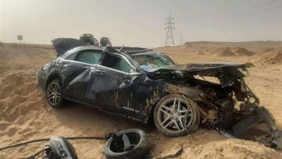 انقلاب سيارة بطريق 