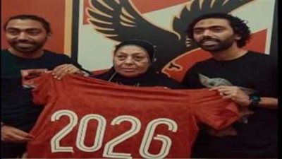 بعد واقعة رفع الحذاء.. شقيق حسين الشحات يعتذر لجماهير الزمالك