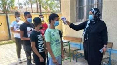 طلاب الشهادة الإعدادية بالجيزة يؤدون امتحانات الدور الثاني 