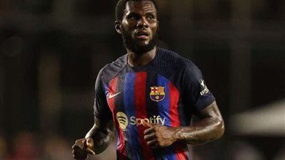 كيسي لاعب برشلونة على طاولة يوفنتوس