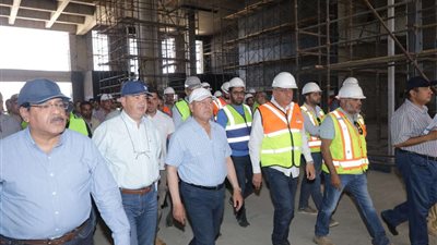 وزير النقل: القطار الكهربائي السريع سيساهم بخدمة الممرات اللوجيستية